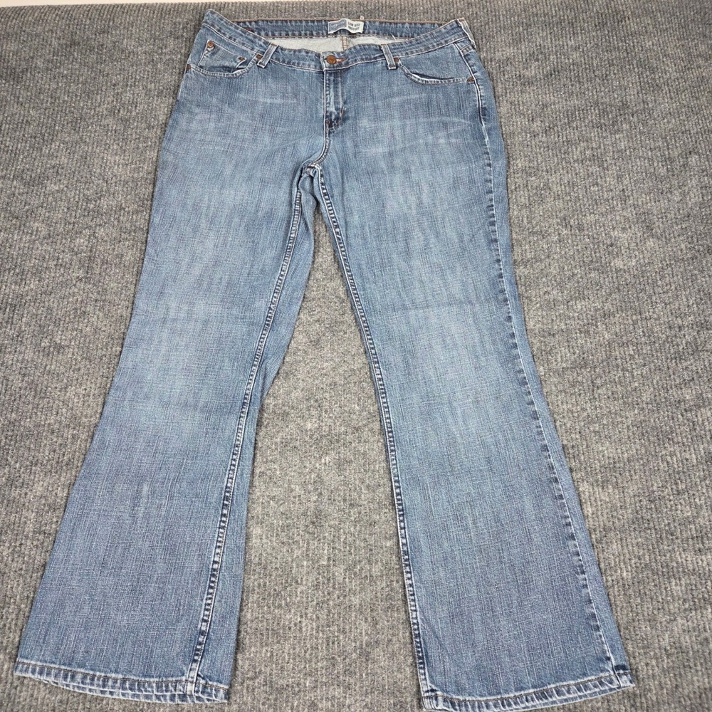 Vintage Levi Strauss & Co Womens Low Rise Bootcut Jeans Medium Wash 16M